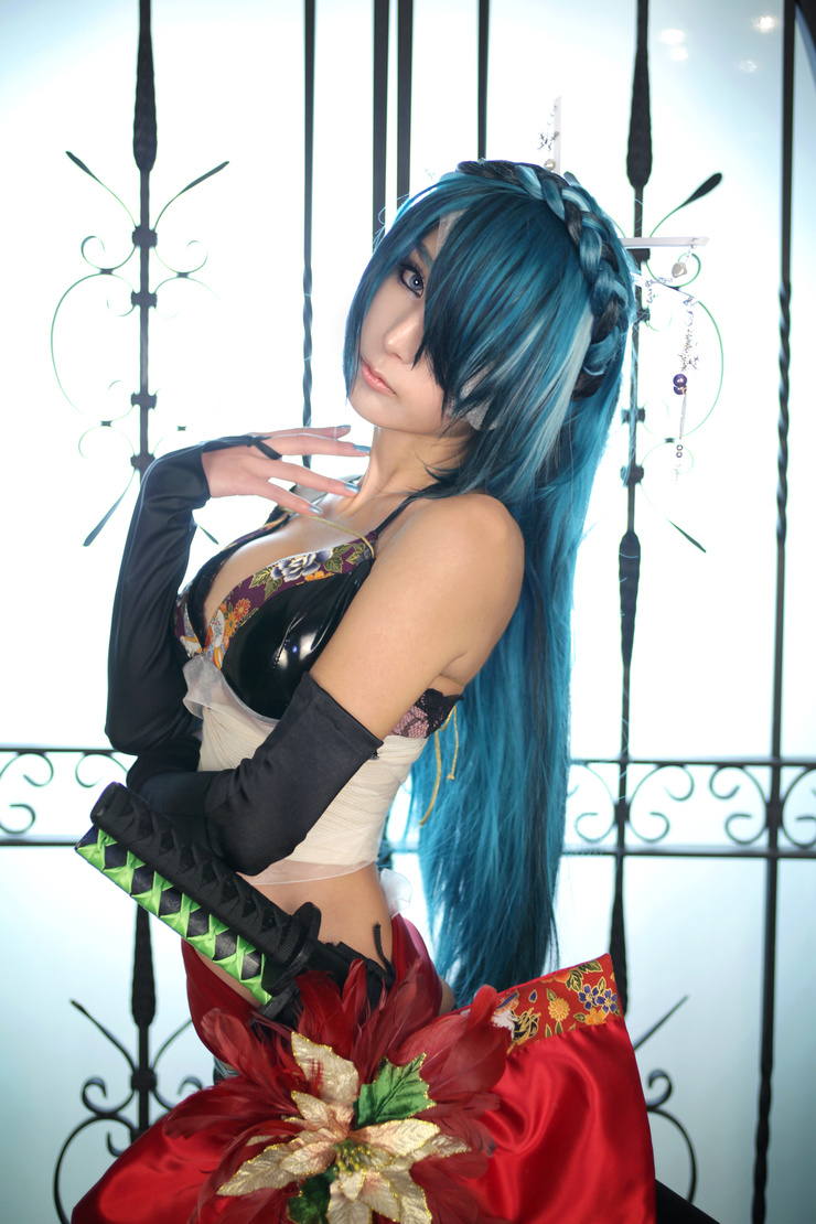 vocaloid_knife_cosplay_02.jpg