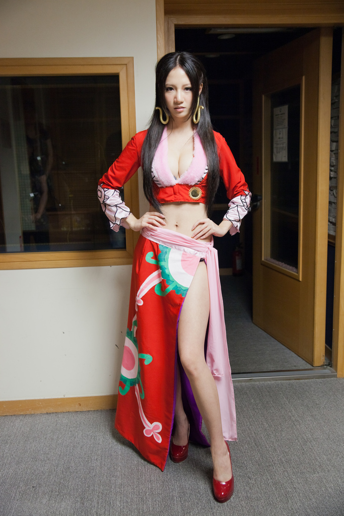 one_piece_boa_hancock_cosplay_by_sunny_lin_010.jpg