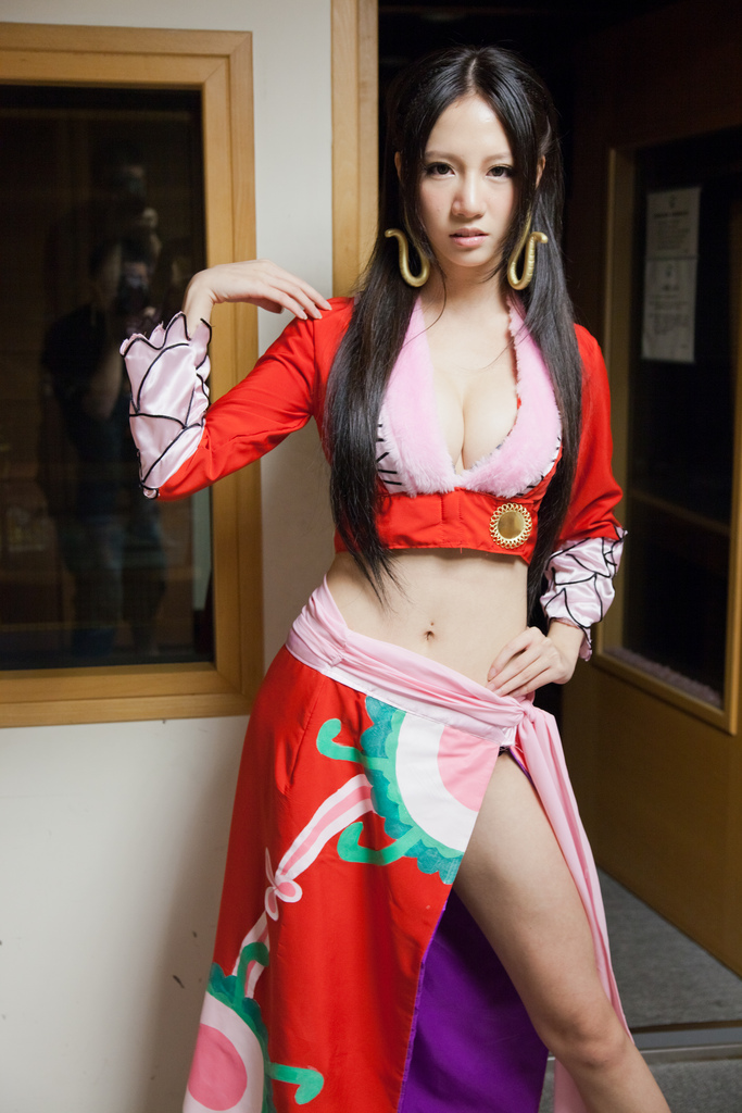 one_piece_boa_hancock_cosplay_by_sunny_lin_009.jpg