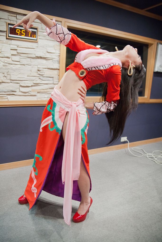 one_piece_boa_hancock_cosplay_by_sunny_lin_015.jpg