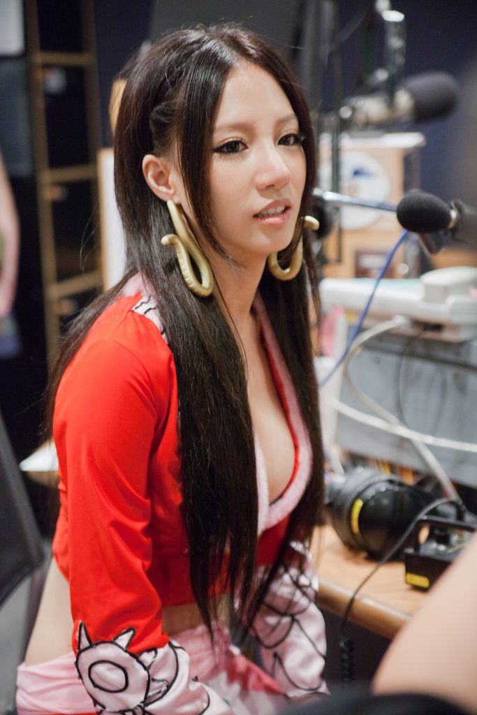 one_piece_boa_hancock_cosplay_by_sunny_lin_039.jpg