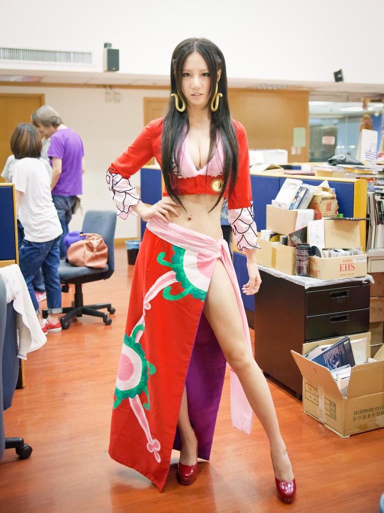 one_piece_boa_hancock_cosplay_by_sunny_lin_066.jpg