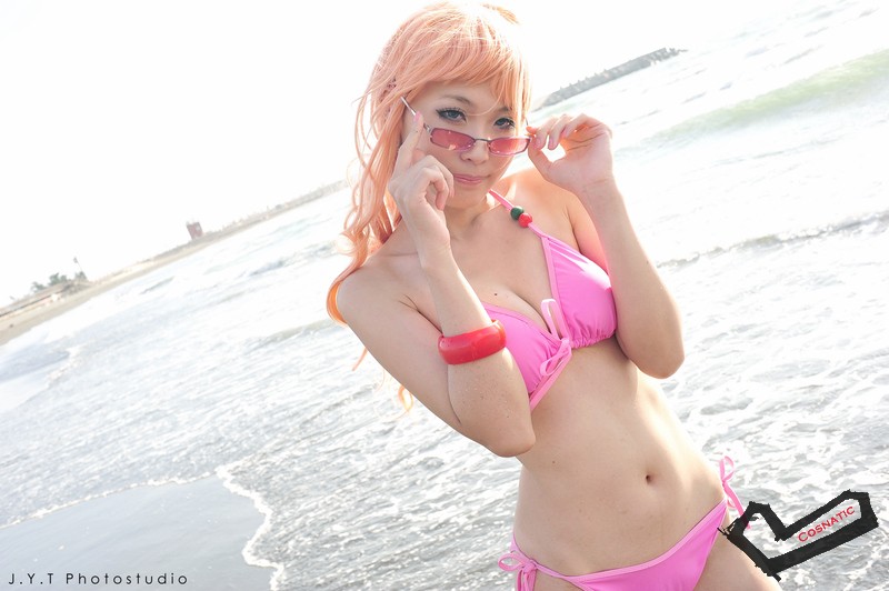 sheryl_nome_swimsuit_010.jpg