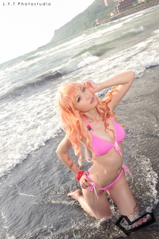 sheryl_nome_swimsuit_007.jpg