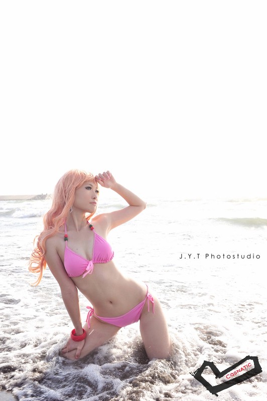 sheryl_nome_swimsuit_014.jpg