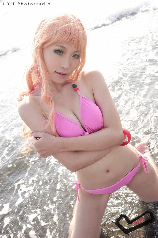 sheryl_nome_swimsuit_011.jpg