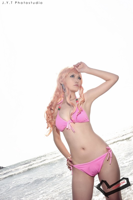 sheryl_nome_swimsuit_019.jpg