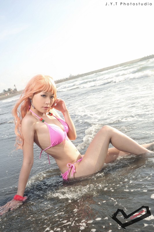 sheryl_nome_swimsuit_018.jpg