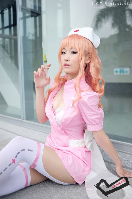 sheryl_nome_nurse_cosplay058.jpg