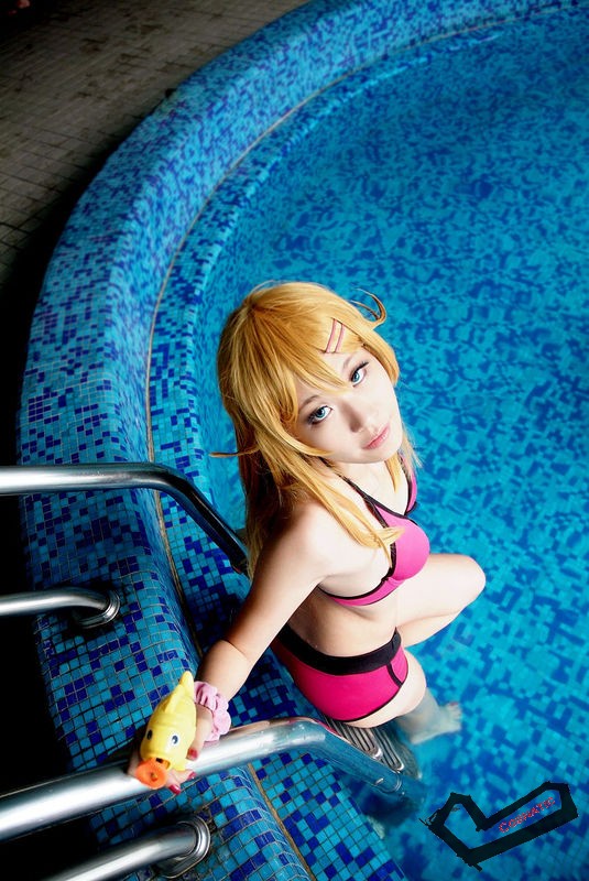 kousaka_kirino_swimsuit_cosplay_017.jpg